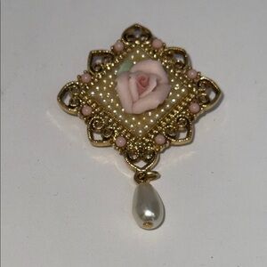 Elegant Gold and Pink Floral brooch